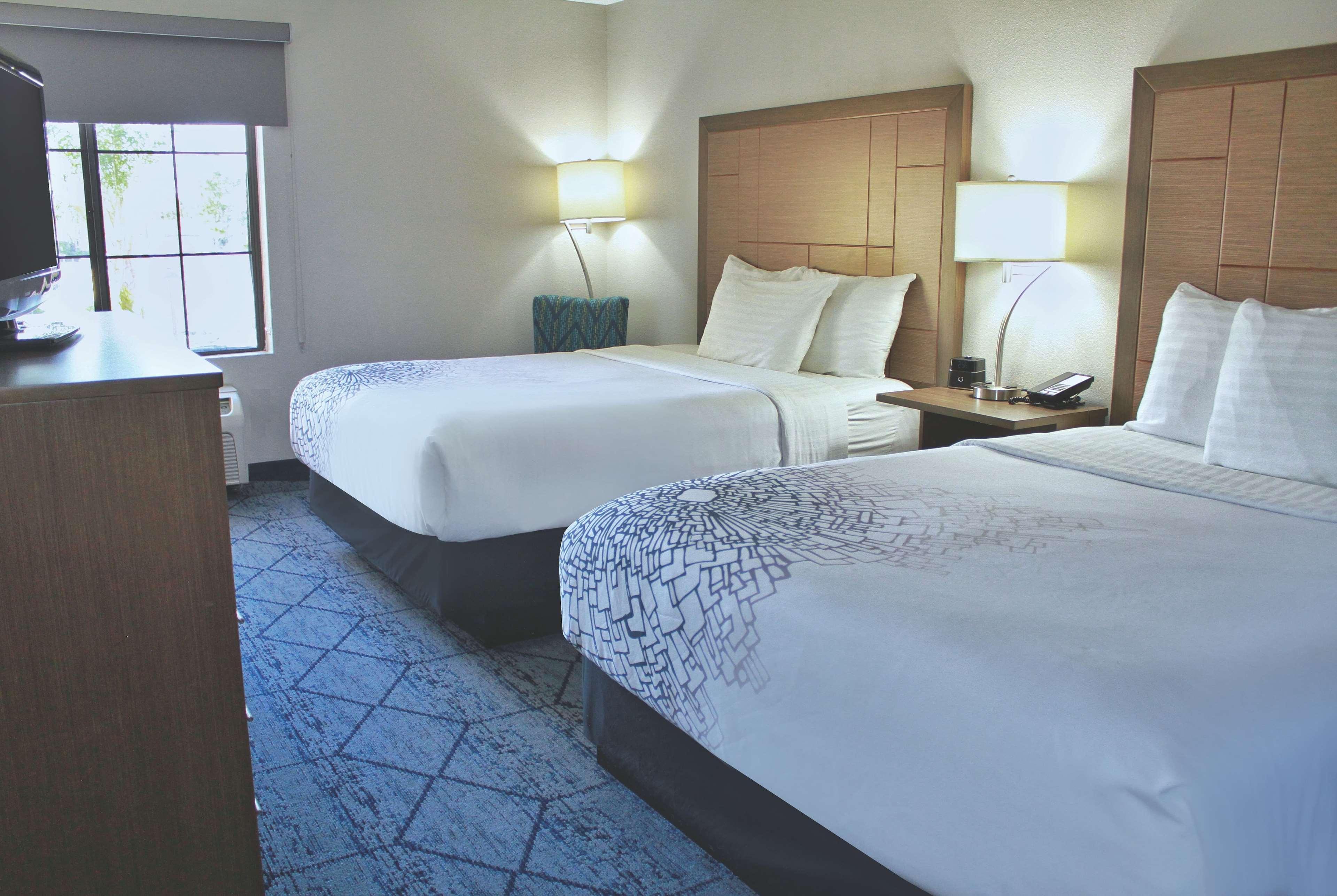 La Quinta By Wyndham Ne Long Beach/Cypress Hawaiian Gardens Exterior foto