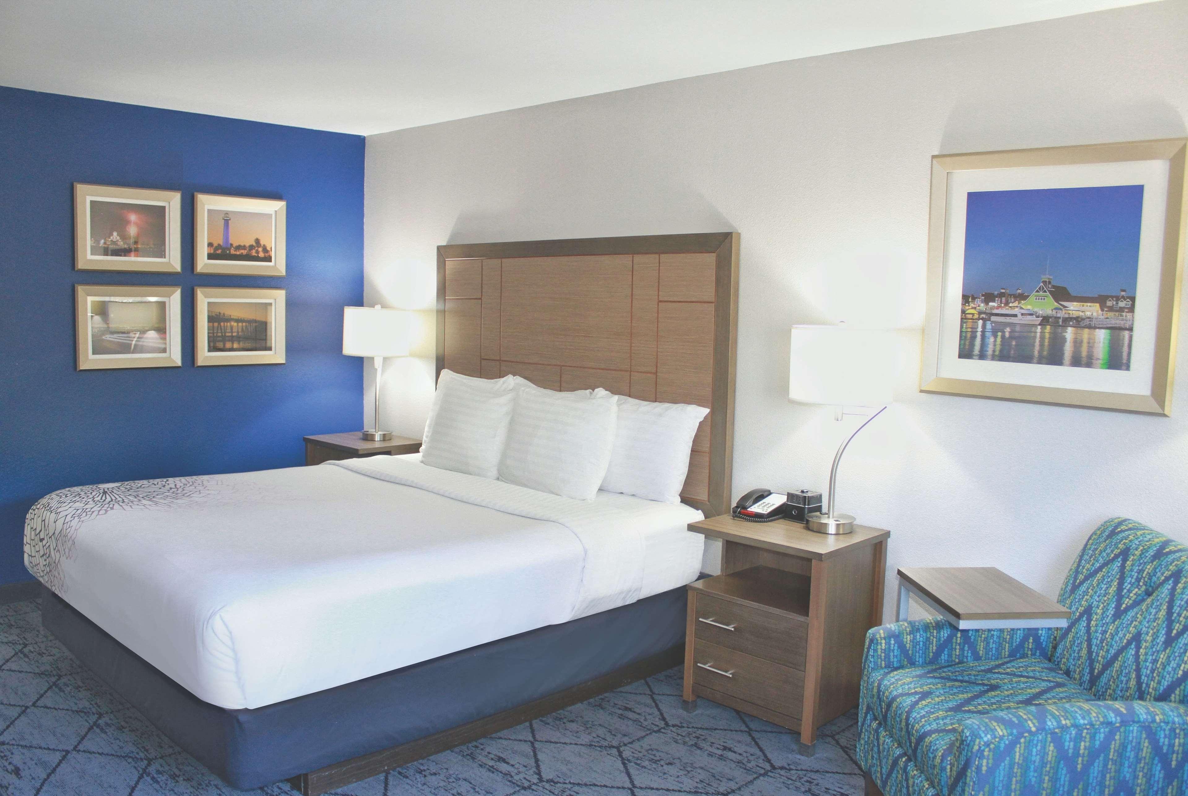 La Quinta By Wyndham Ne Long Beach/Cypress Hawaiian Gardens Exterior foto